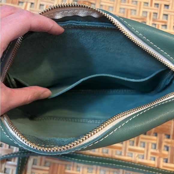 Portland Leather Large Camera Bag Green - Picture 5 of 7